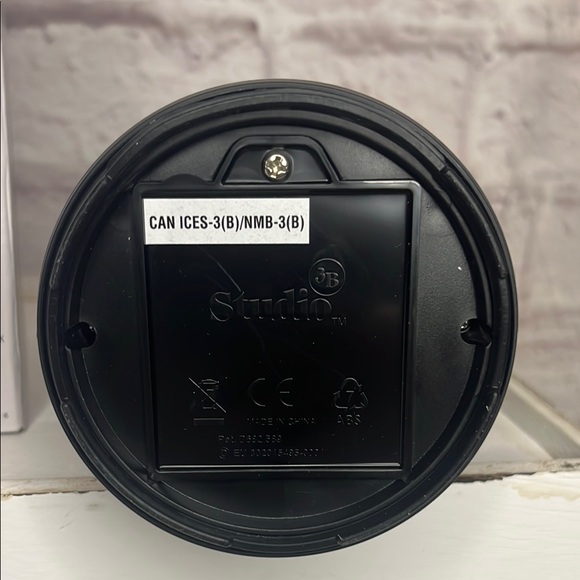 Studio Black Automatic Soap Dispenser - Picture 4 of 4